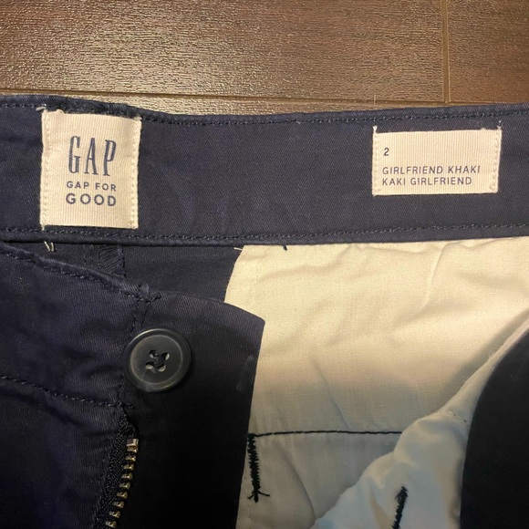 Gap Stretch Twill Girlfriend Khakis with Washwell (Navy, Size 2) - Picture 3 of 3